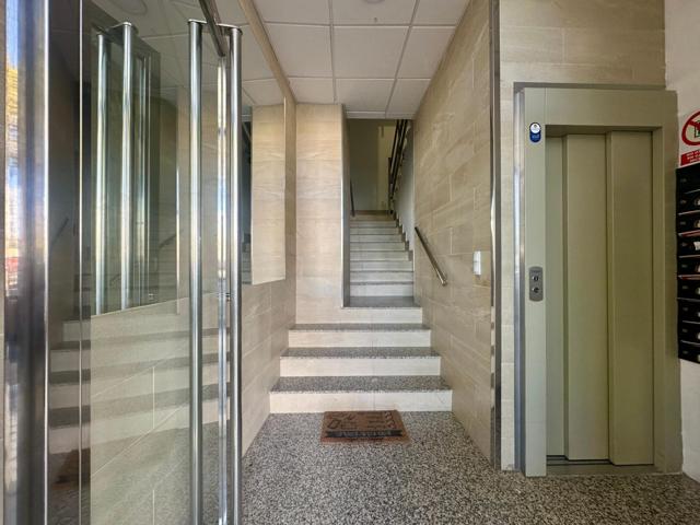 ESTUPENDO PISO PARA REFORMAR EN REINA VICTORIA!!!!! photo 0