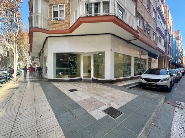 SE ALQUILA EXCELENTE BAJO COMERCIAL MUY CÉNTRICO photo 0