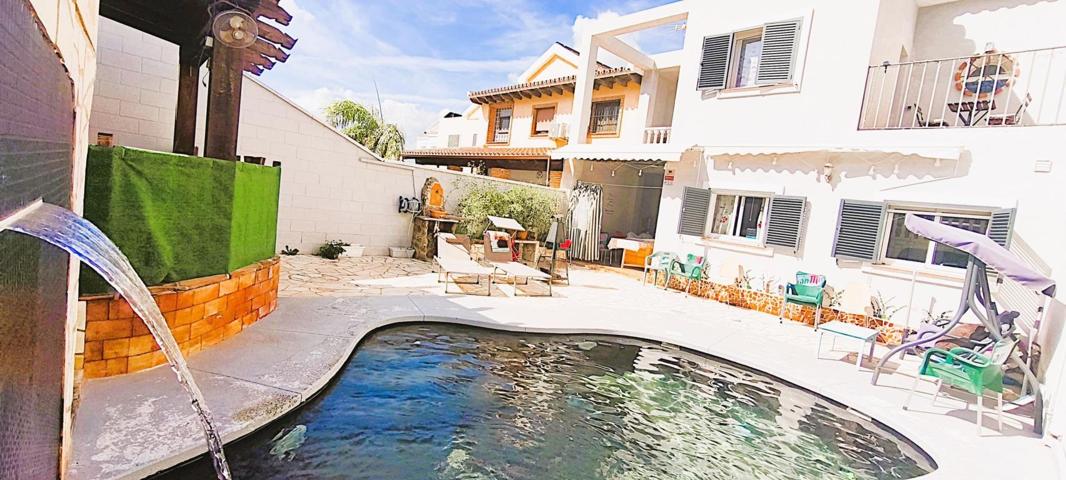 Chalet adosado con piscina propia en Puerto de la Torre photo 0
