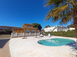 Casa independiente en Cap Salou con 1000m2 de parcela y piscina privada photo 0