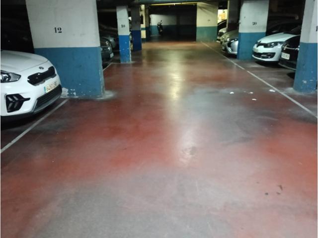 Parking Subterráneo En venta en El Carmel, Barcelona photo 0