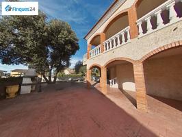 Villa En venta en Castellnou de Bages photo 0