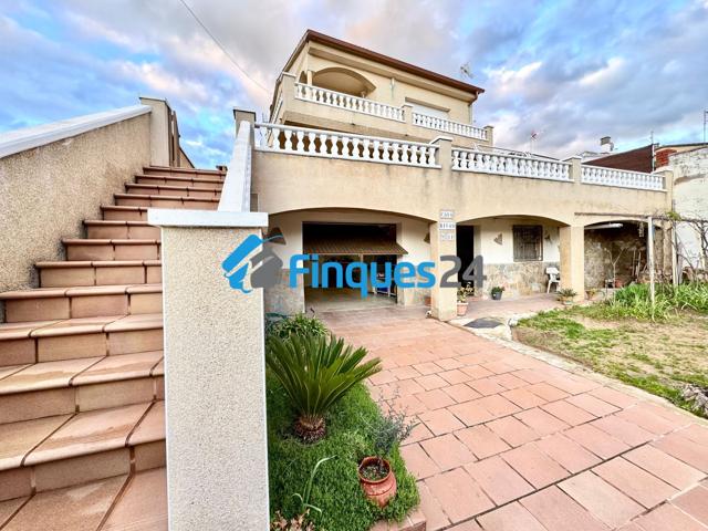 Villa En venta en Sant Salvador de Guardiola photo 0