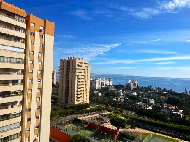 Se vende piso con vistas al mar en Aguadulce Sur photo 0