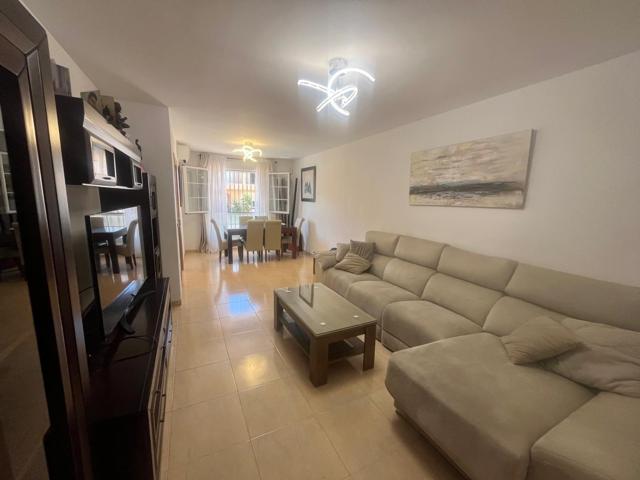 Se vende triplex adosado en zona Sur de Aguadulce photo 0