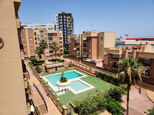 En venta piso de 3 habitaciones Zona Carrefour photo 0