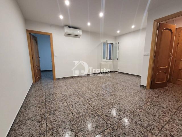 SANT JOSEP CERCA AV. JOSEP TARRADELLAS photo 0