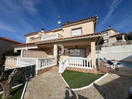 Casa en venta en Roda de Berà photo 0