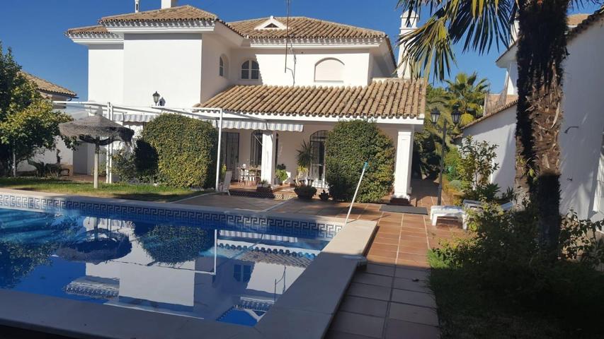 VILLA INDEPENDIENTE EN LUCENA, CÓRDOBA - 4 dormitorios, 4 baños - PISCINA - JARDIN - GARAJE photo 0