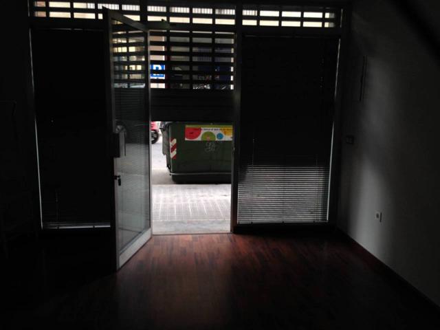 Local comercial en alquiler photo 0