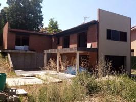 Casa en venta para acabar a tu gusto en la Urbanización el Serrat (Castellnou de Bages) photo 0