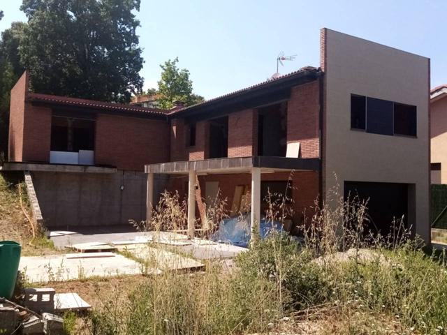 Casa en venta para acabar a tu gusto en la Urbanización el Serrat (Castellnou de Bages) photo 0