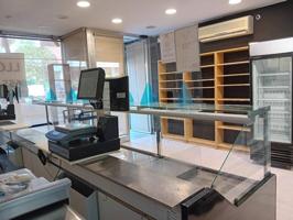 Alquiler de Local Comercial 100 m2 mas terraza en las Bases Manresa photo 0