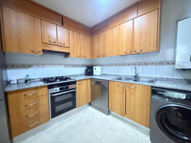 Piso en venta en Zona Sagrada Familia photo 0