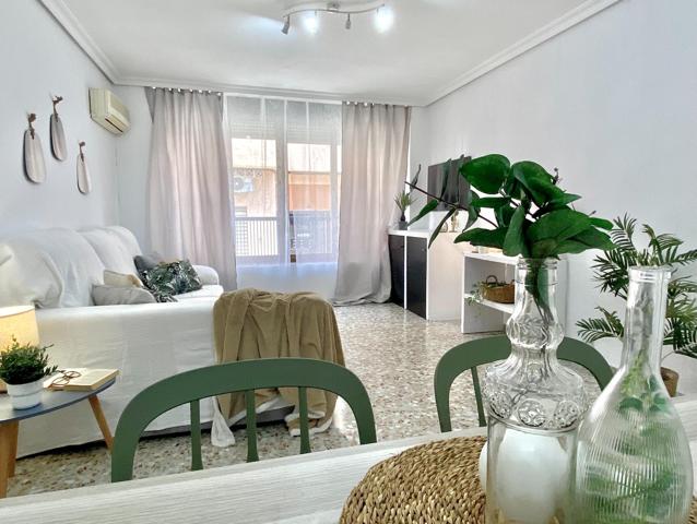 Amplio piso de 3 dormitorios y 2 baños a un paso de Benidorm photo 0