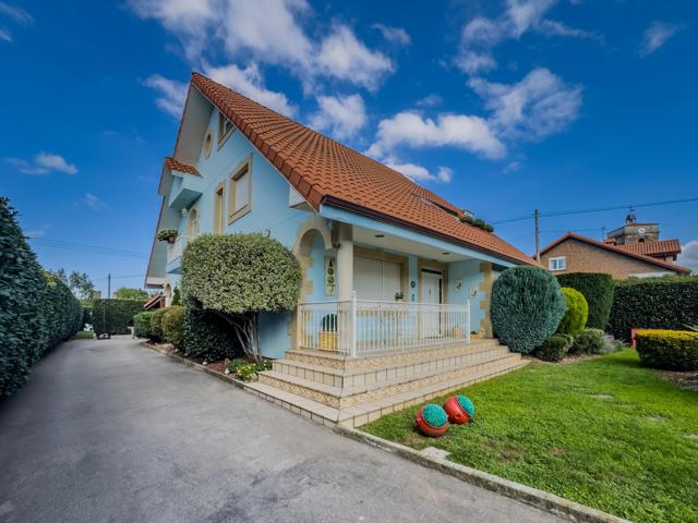 🏡 Chalet independiente en Barrio Monasterio Escobedo de Camargo photo 0