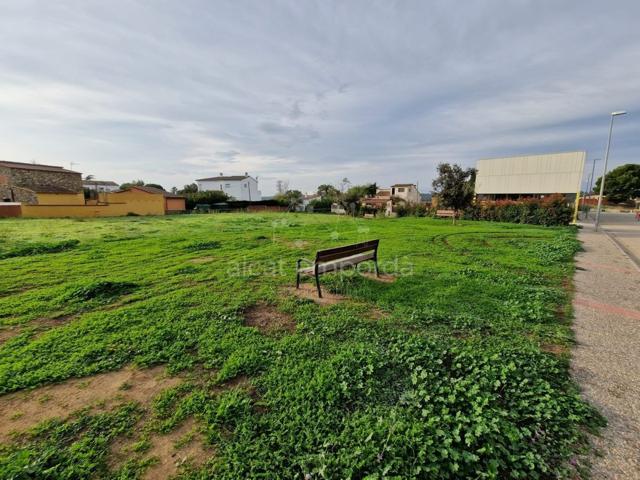 Terreno Urbanizable En venta en Pirineo De Girona, Garriguella photo 0