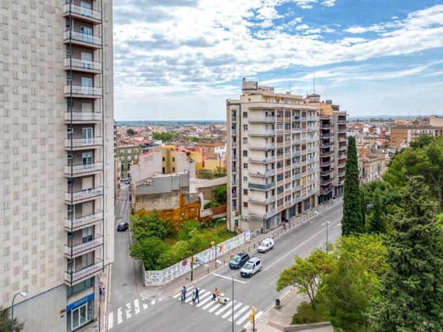 Terreno Urbanizable En venta en Parc Bosc-Castell, Figueres photo 0