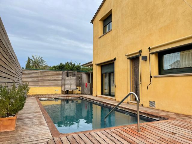 Casa En venta en Centro Urbano 15, La Bisbal D'Empordà photo 0