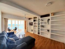 Apartamento en primera línea reformado de 3 dormitorios con vistas panorámicas al mar en Campoamor photo 0
