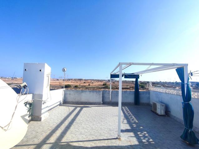 BUNGALOW PLANTA ALTA CON SOLÁRIUM, PISCINA Y VISTAS DESPEJADAS photo 0