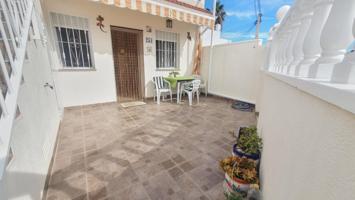 CASA PLANTA BAJA CON SOLARIUM EN TORRETA III photo 0