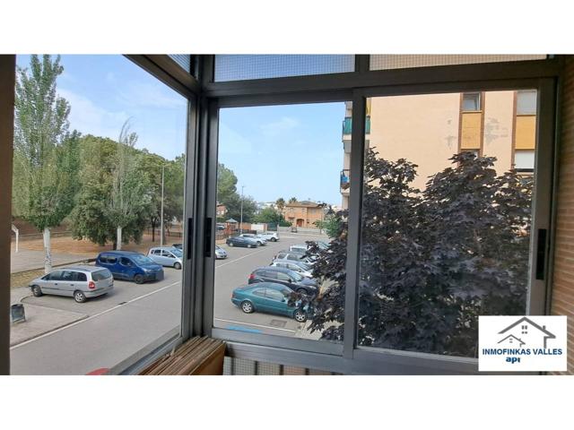 PISO CENTRICO DE 95 M2 CON TERRAZA Y ASCENSOR EN LLIÇA DE VALL photo 0