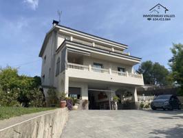 ESPECTACULAR CASA CON HUERTO, GARAJE PISCINA Y GIMNASIO PARA 2 FAMILIAS EN LLIÇA DE VALL photo 0