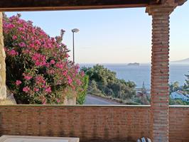 CHALET INDEPENDIENTE CON VISTAS A LA BAHÍA DE MÁLAGA. photo 0