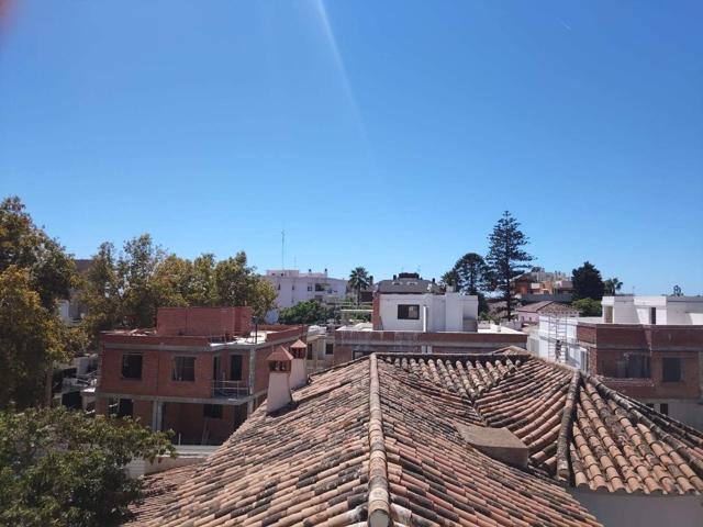 UN GRAN PISO EN EL CORAZÓN DE PEDREGALEJO photo 0