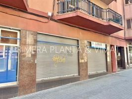 Con escaparates en carrer Isern !!! photo 0
