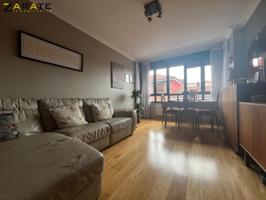 SE VENDE BONITO PISO PARA ENTRAR A VIVIR EN MIRIBILLA CON GARAJE Y TRASTERO photo 0