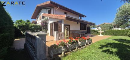 SE VENDE ESPECTACULAR CHALET A UN PASITO DE LAREDO photo 0