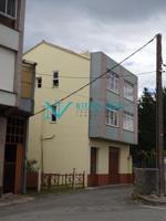 Carballo: Casa de 242 m2 y 162 m2 de almacenes en una parcela de 1155m2. photo 0
