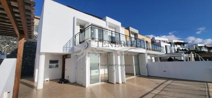 Chalet pareado en San Eugenio Alto. Costa Adeje. photo 0