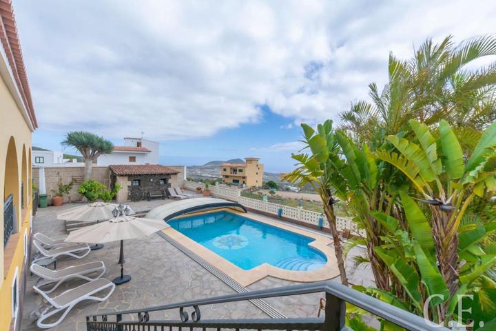Chalet en San Miguel de Abona. photo 0