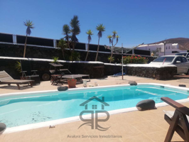 PRECIOSO CHALET A LA VENTA EN TINAJO photo 0