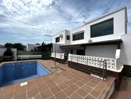 Gran Casa con Piscina y jardín en TAHICHE! photo 0