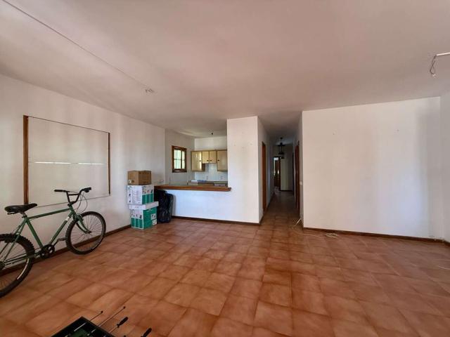 Descubre tu Nuevo Hogar en Playa Honda: Apartamento de 104 m² cerca del Centro Comercial photo 0