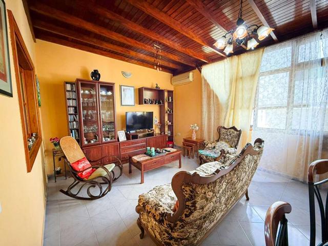 EXCLUSIVA VIVIENDA EN ARGANA BAJA photo 0