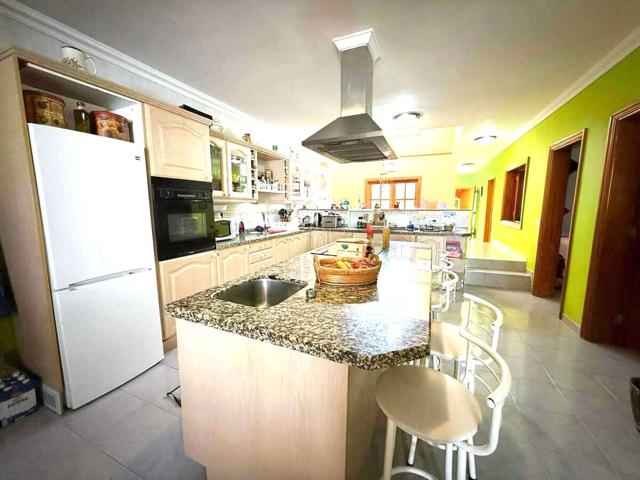 EXCLUSIVA VIVIENDA EN ARGANA BAJA photo 0