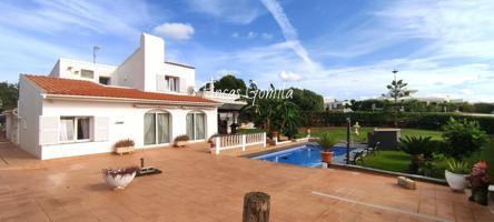 Villa En venta en Sant Lluís photo 0