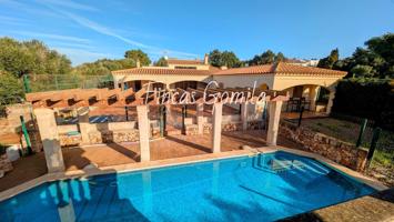 Villa En venta en Sant Lluís photo 0