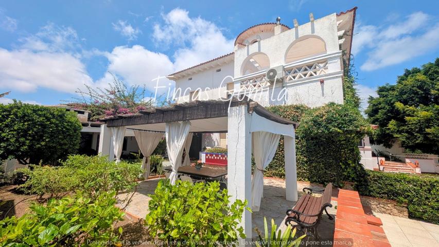 Villa En venta en Maó photo 0