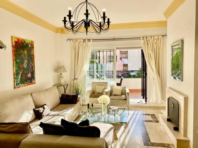 Alquiler de un piso en Los Naranjos-Las Brisas, Marbella photo 0