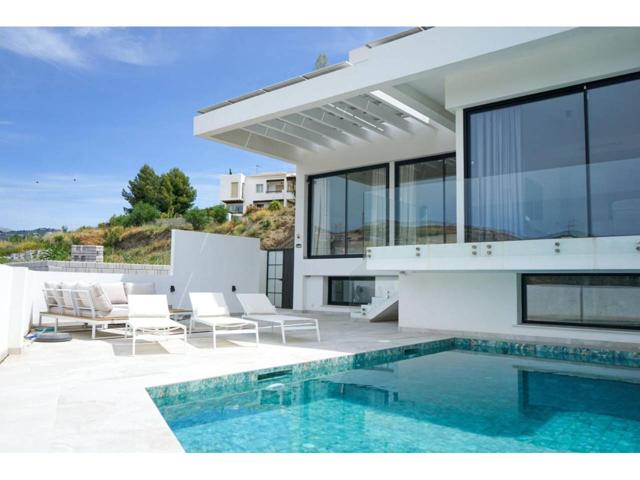 Chalet unifamiliar en alquiler en Benahavis photo 0