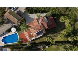 Chalet unifamiliar en alquiler en El Paraíso-Atalaya-Benamara photo 0