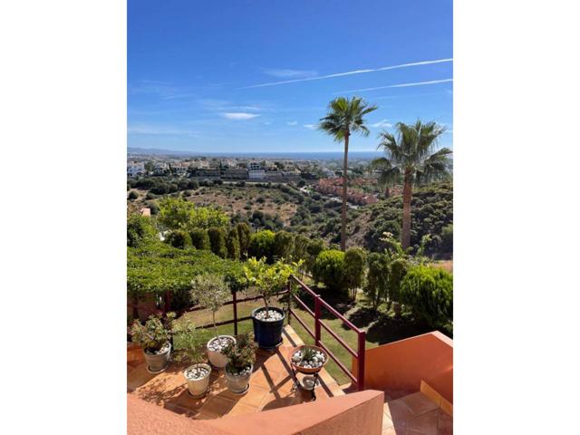 Chalet adosado en venta en La Alquería(29679) photo 0