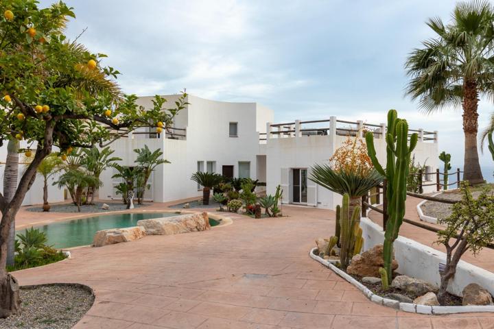 VILLA EN MONTE DE LOS ALMENDROS photo 0