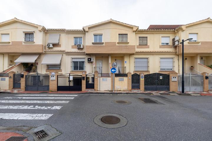 Chalet en Armilla photo 0